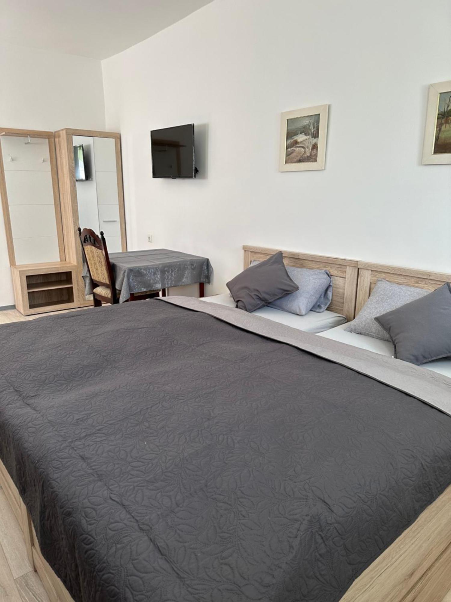 Ein Zimmer Wohnung Am Markt Oelsnitz  외부 사진